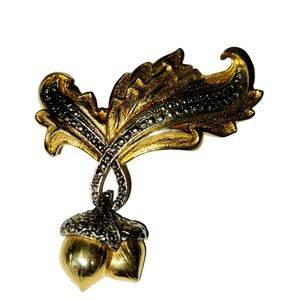 Avon Golden Oak Pin/Brooch